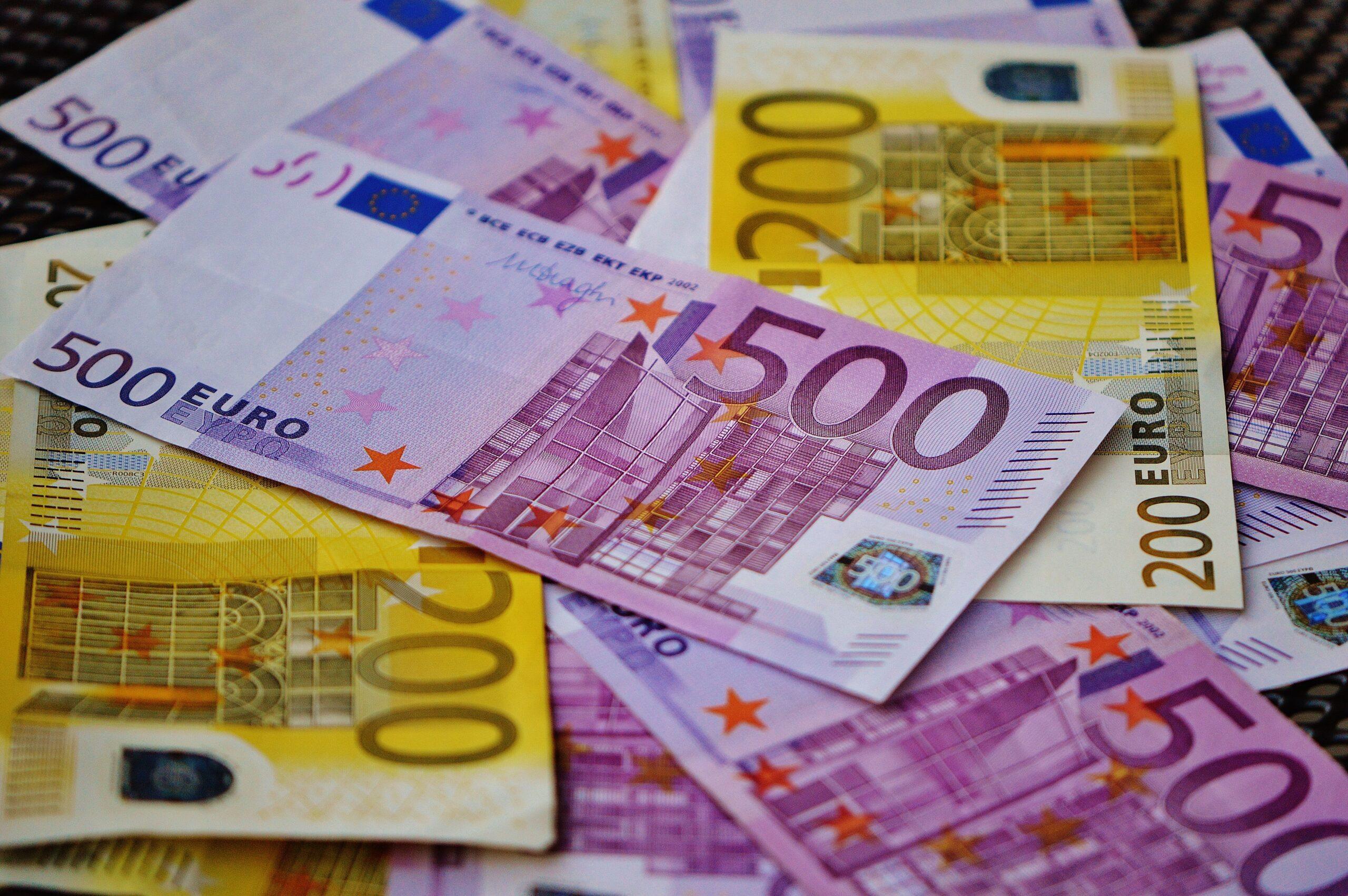 wenn geld die welt regiert, sollte allen bewusst sein, wer das geld regiert